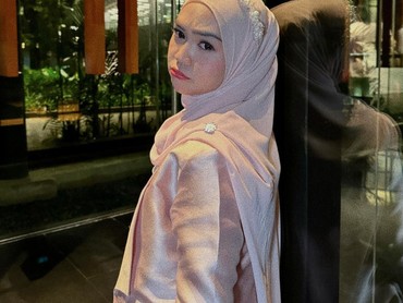 img-title Ini Pengakuan Ria Ricis Tak Masalah Punya Pasangan Berpenghasilan Lebih Rendah