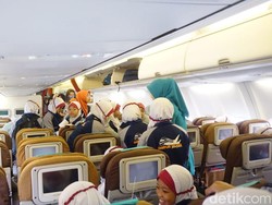 Terpopuler: Viral Anak-anak Sekolah Penuhi Satu Pesawat Garuda
