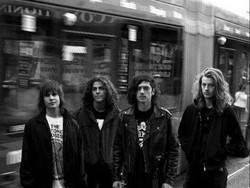 Lirik Lagu Kiss the Breeze - Sticky Fingers