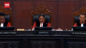 VIDEO: Hakim MK Tegur Kuasa Hukum KPU Gegara Naskah Hukum Tak Rapi
