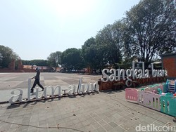 Alun-alun Kasepuhan Cirebon Belum Aman dari Pungli Modus Parkir Liar