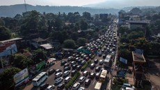 FOTO: Kemacetan Jalur Puncak Bogor Saat Libur Panjang 9-12 Mei