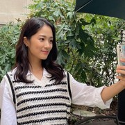 5 Inspirasi Outfit ala Kim Hye-yoon Pemain 'Lovely Runner', Chic dan Stylish