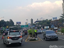 24 Ribu Kendaraan Melintasi Jalur Puncak Bogor Pagi Ini