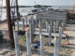 Agak Lain, Tol Semarang-Sayung Dibangun Pakai Bambu