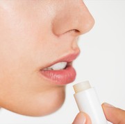Bibir Sehat dan Terlindungi, 7 Rekomendasi Lip Balm dengan SPF