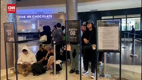 VIDEO: Pengunjung BTS POP-UP MONOCHROME IN Jakarta Masuk per Kloter