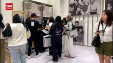 VIDEO: Antusiasme Pengunjung Belanja di BTS Pop-up Monochrome