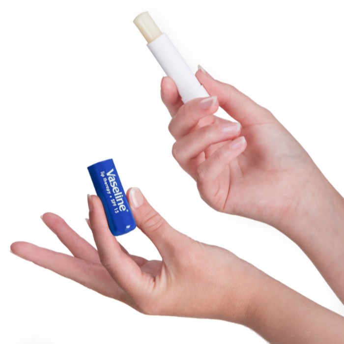 7 Rekomendasi Lip Balm dengan SPF, Bibir Sehat Terlindungi!