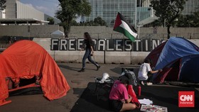FOTO: Koalisi Musisi untuk Gaza Gelar Tenda di Kedubes Amerika