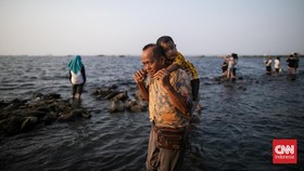 FOTO: Jalan-jalan Murah ke Pantai Marunda Jakarta
