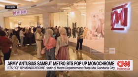 VIDEO: Army Antusias Sambut Metro BTS Pop Up Monochrome