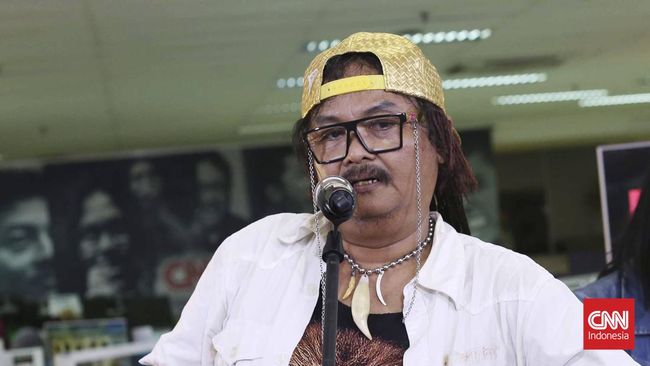 Berikut lima lagu legendaris Jhonny Iskandar, baik ketika bersama OM PMR maupun sebagai solois.
