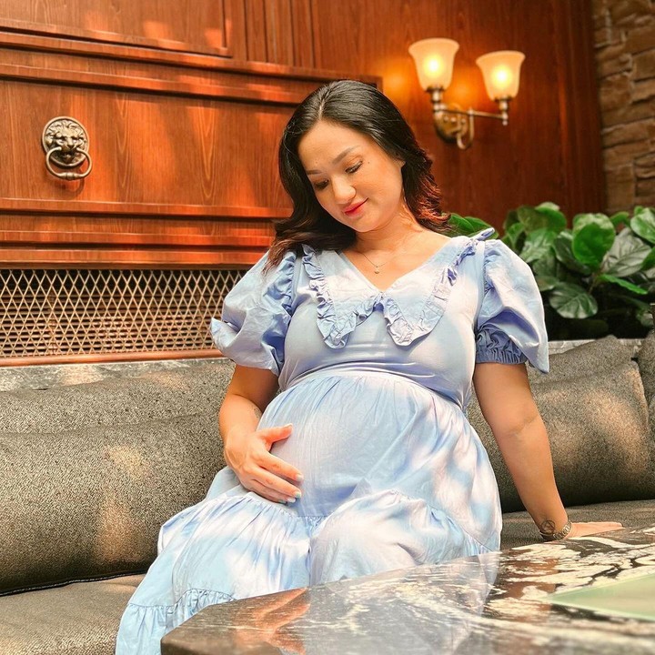 <p>"Mama yakin nanti kamu akan terlahir menjadi anak yg cantik & juga kuat. We can through this together," tulis Bunda 36 tahun ini dalam caption unggahannya baru-baru ini. (Foto: Instagram: @tengkudewiputri_tdp)</p>