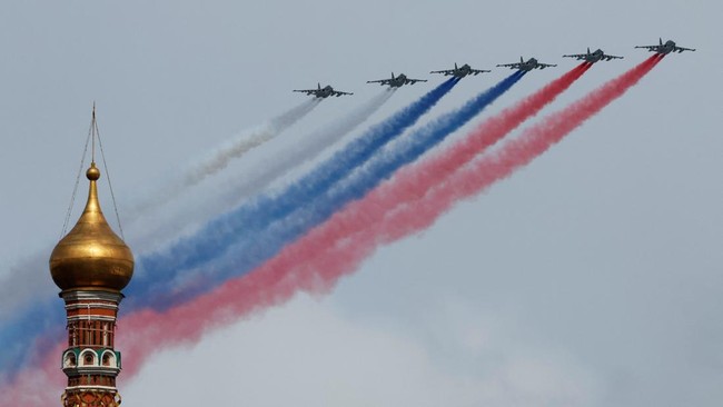 Rusia mengutuk serangan AS ke fasilitas nuklir Iran, menyebutnya tidak bertanggung jawab. Prancis merespons dengan rencana dialog untuk meredakan ketegangan.