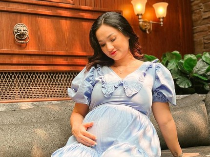 5 Potret Kehamilan Kedua Tengku Dewi Putri, Yakin Si Kecil akan Lahir Jadi Anak Kuat