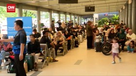VIDEO: Libur Panjang, Penumpang di Stasiun Gambir dan Senen Meningkat