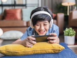 Mantan CEO Google Dukung Larangan Main Medsos untuk Anak