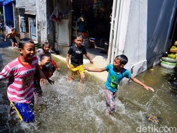 Waspada Banjir Rob Ancam Pesisir Jatim hingga 5 September 2024