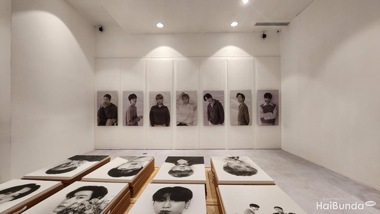 BTS Pop Up: MONOCHROME