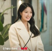 11 Rutinitas Skincare Ala Artis Korea yang Mudah Ditiru untuk Dapatkan Kulit Glowing