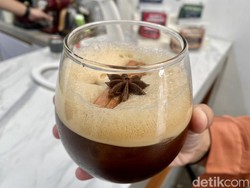 Nyobain Kopi Mocktail ala Gadis Kretek di Kafe Slow Bar Hidden Gem