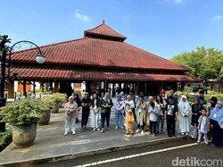 Antusiasnya Warga Kunjungi Pendopo Kota Bandung