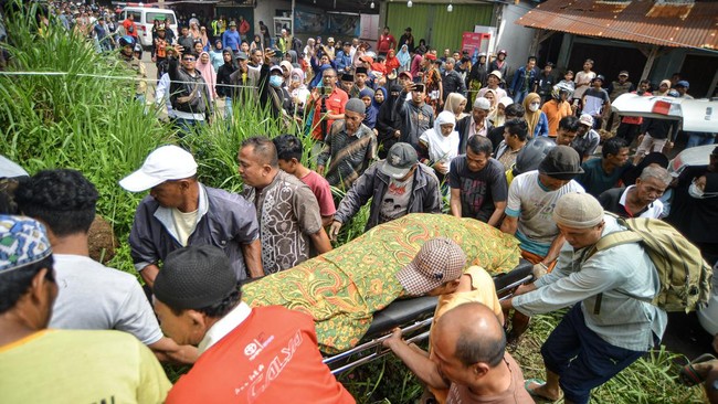 Korban meninggal bumi terbanyak berasal dari Tanah Datar. BPBD juga mencatat 22 orang lenyap dan ribuan orang mengungsi.