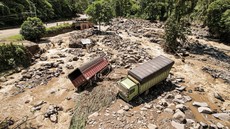 FOTO: Banjir Bandang Terjang Tanah Datar Sumatera Barat