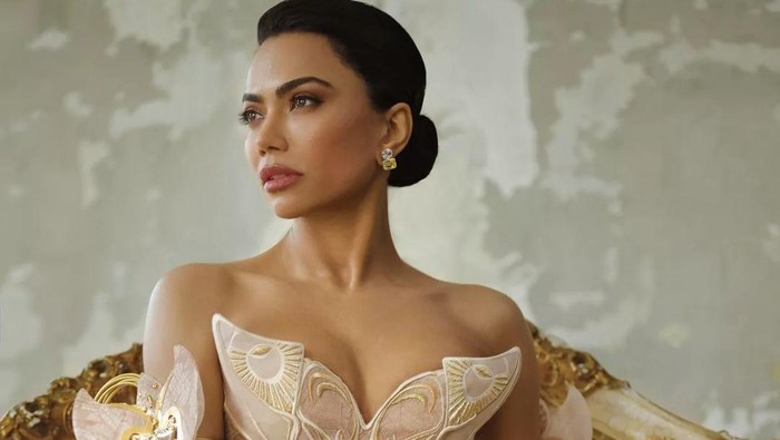 Mengenal Mona Patel, Si 