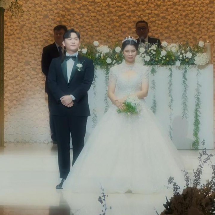 <p>Putri sulung Helmy Yahya, Saskia Rachelly Yahya, baru saja menjalani proses ngunduh mantu di Korea Selatan. Momen spesial itu dibagikan langsung oleh Helmy melalui akun Instagram pribadinya. (Foto: Instagram@helmyyahya)</p>
