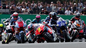 Hasil Moto2 Catalunya: Ai Ogura Juara, Mario Aji Finis ke-16