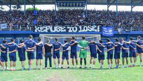 Persib Dikawal Ribuan Bobotoh Berangkat ke Bali
