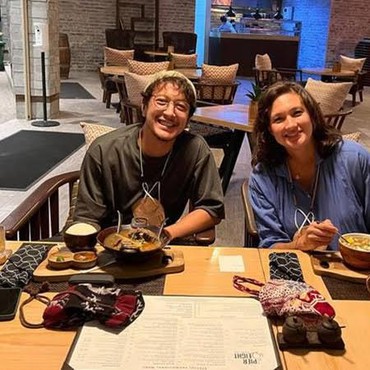 6 Artis Ini Setia Dampingi Pasangan Jalani Puasa Meski Beda Agama