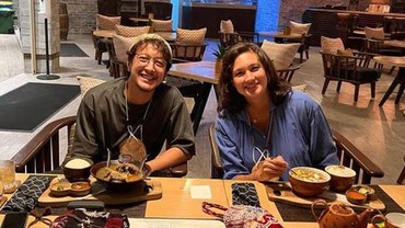img-title 6 Artis Ini Setia Dampingi Pasangan Jalani Puasa Meski Beda Agama