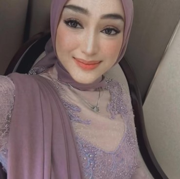 Potret Santyka Fauziah Pacar Sule di Pernikahan Rizky Febian dan Mahalini
