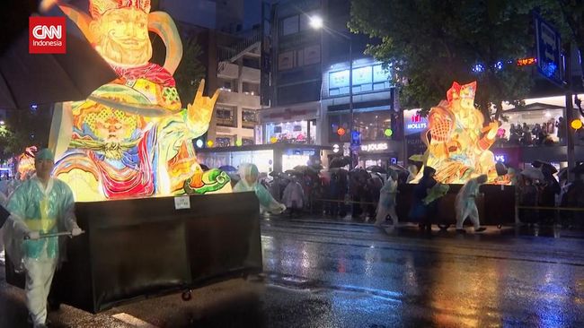 Warga Seoul Rayakan Hari Lahir Buddha di Festival Lentera