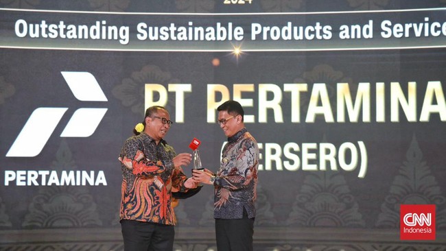 PT Pertamina meraih penghargaan tiga kategori sekaligus dalam arena CNN Indonesia Awards 2024 nan digelar di Bali, Senin (13/5).