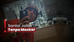 img-title Kelar Fanmeeting di Jakarta, Ji Chang Wook Asyik Makan Sate Pinggir Jalan