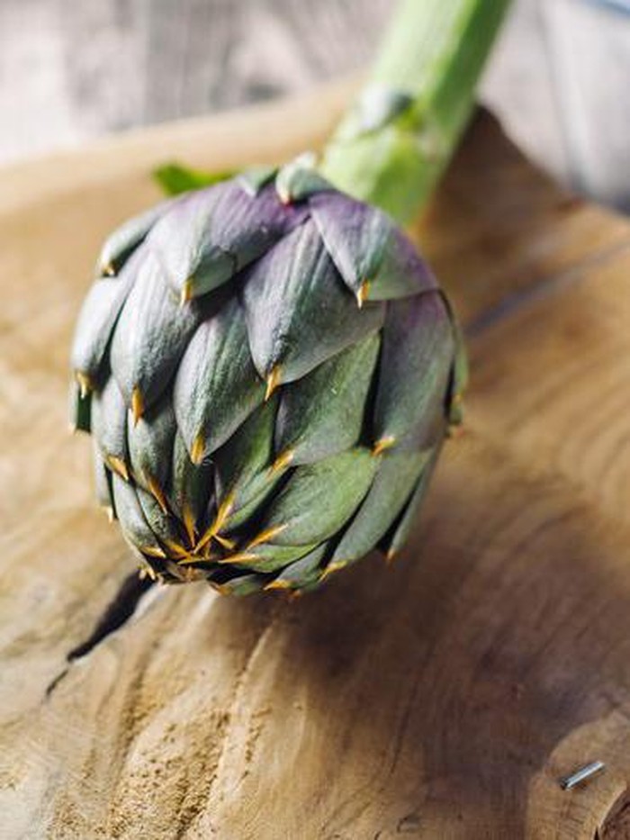 Manfaat air artichoke, minuman favorit perempuan Prancis/Foto: Freepik.com/sabinoparente