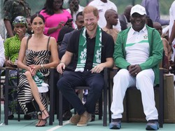Kunjungan ke Nigeria, Harry Dapat Lukisan Potret Masa Kecil dengan Putri Diana