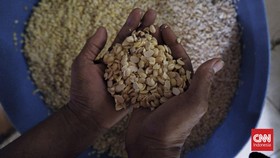 FOTO: Harga Kedelai Naik Gila-gilaan Gara-gara Rupiah Anjlok
