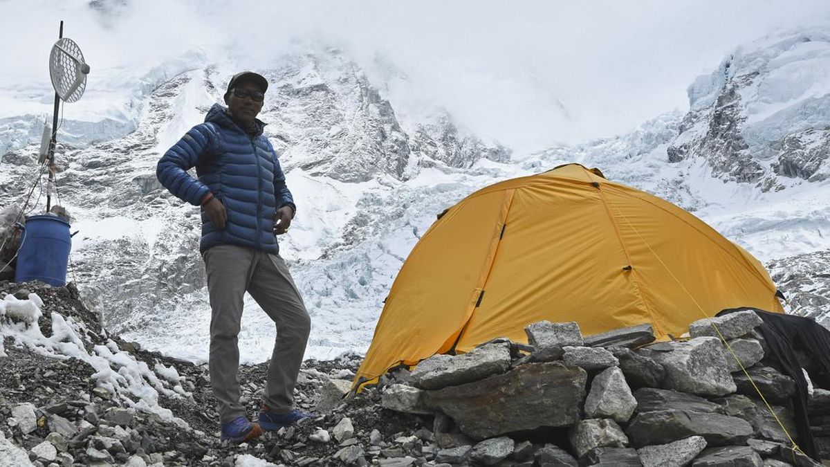 Kami Rita, Sherpa Pemegang Rekor Terbanyak Taklukkan Gunung Everest