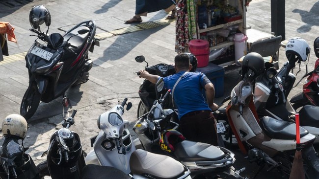 Dishub DKI Gandeng Aparat Penegak Hukum untuk Tertibkan Parkir Liar di Minimarket