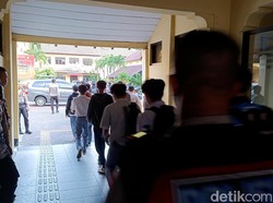 Aksi Pelajar Ricuh di Umbulharjo: Goyang Pagar Sekolah-Lempar Petasan
