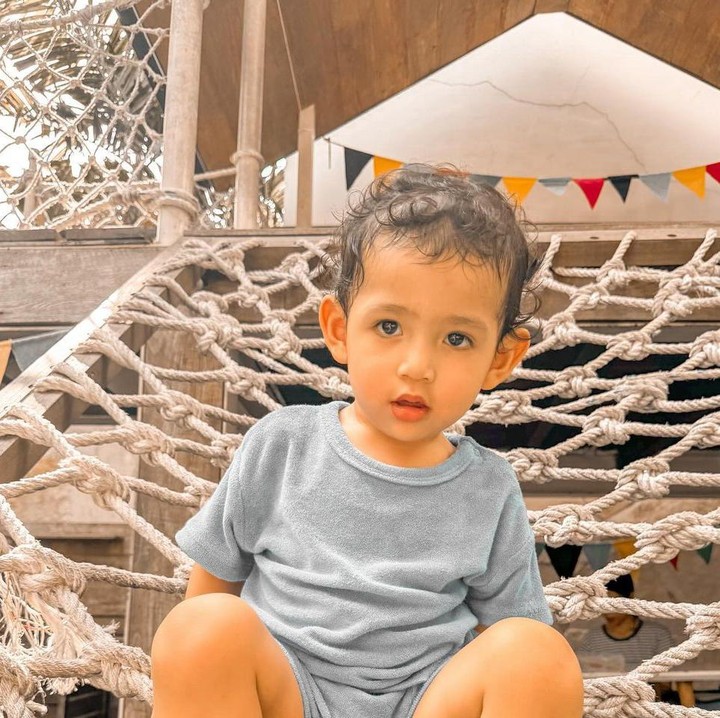 <p>Don sendiri lahir di salah satu rumah sakit di kawasan Pondok Indah pada 7 Mei 2022. Di tahun ini, Don pun genap berusia 2 tahun. (Foto: Instagram: @inijedar)</p>