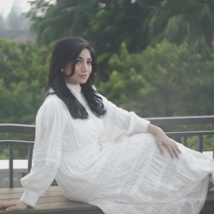 <p>Siti KDI akhirnya membongkar perihal perceraiannya dengan Cem Perk, Bunda. Ternyata, keduanya telah bercerai pada tahun 2020. (Foto: Instagram @siti_perk)<br /><br /></p>
