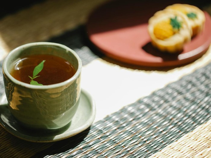 Teh Hitam/Foto: Pexels/Charlotte May 6 Dekorasi Ala Jepang yang Cocok untuk Rumah Mungil