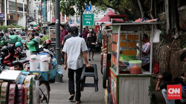 Dalam survei, sebanyak 42 persen responden memperkirakan pertumbuhan ekonomi tidak akan berubah dalam tiga bulan ke depan.