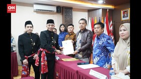 VIDEO: KPU Periksa Berkas 1 Paslon Cagub Jakarta Jalur Independen